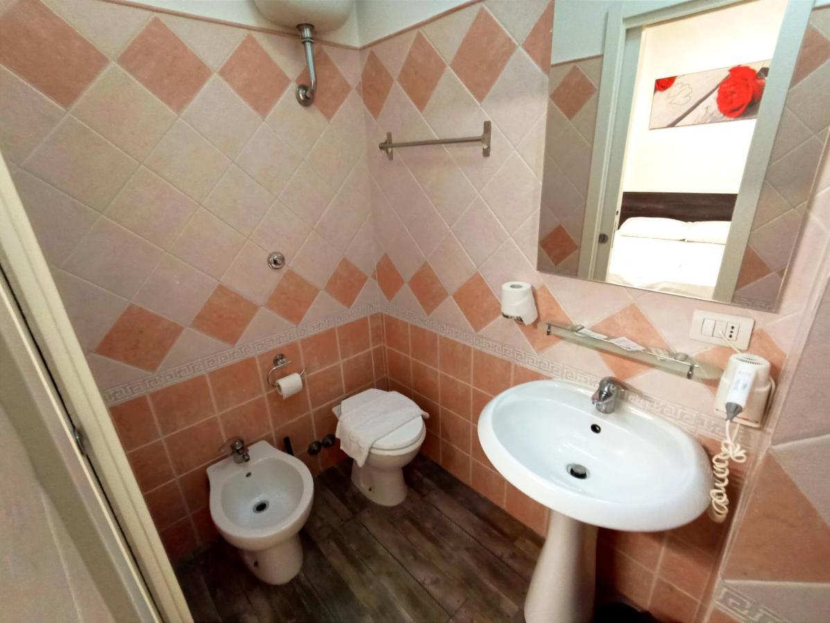 רומא Tiburtina Guesthouse מראה חיצוני תמונה