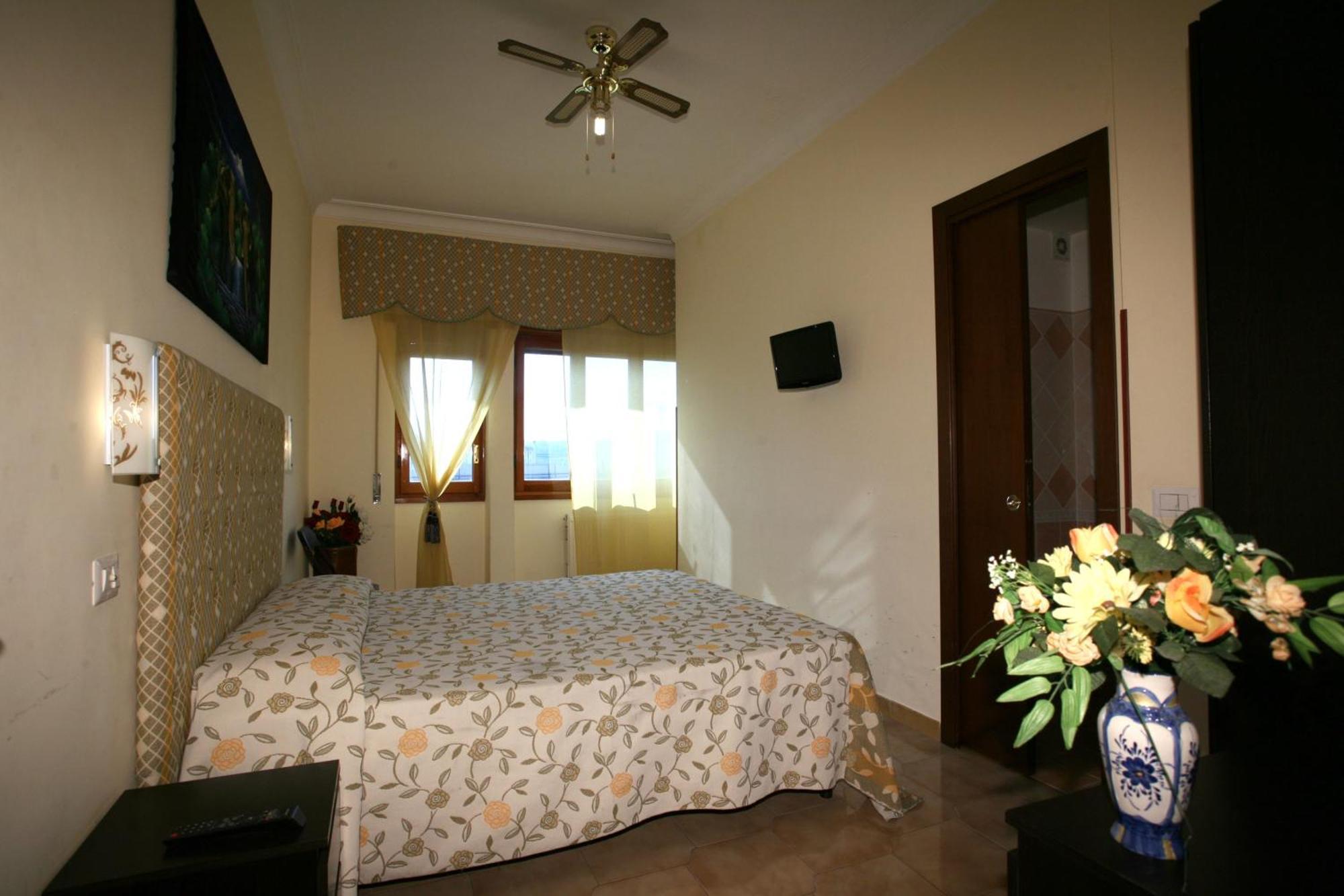 רומא Tiburtina Guesthouse מראה חיצוני תמונה